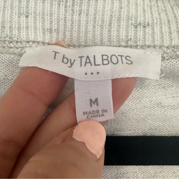 Women's Talbots White and Heather Grey V Neck Sweater Size Medium - Picture 5 of 5